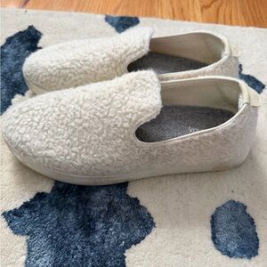 All Birds White "Fluff" lounger size 9